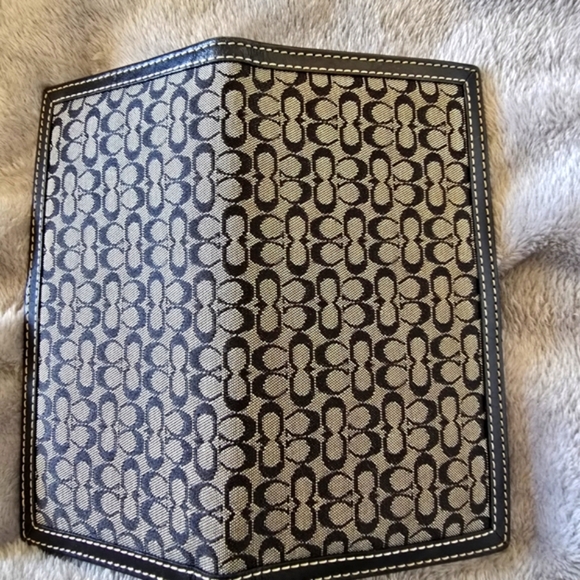 NEW! Coach Black and Gray Signature Wallet With Leather Trim And Iconic C Scheme - Picture 8 of 8
